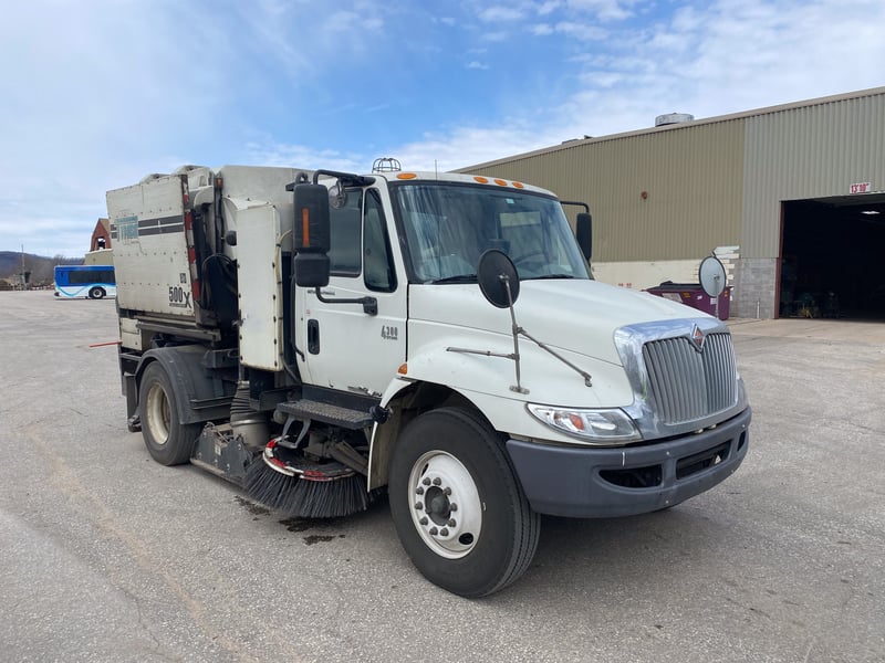 2008 TYMCO 500X Street Sweeper Featured Image