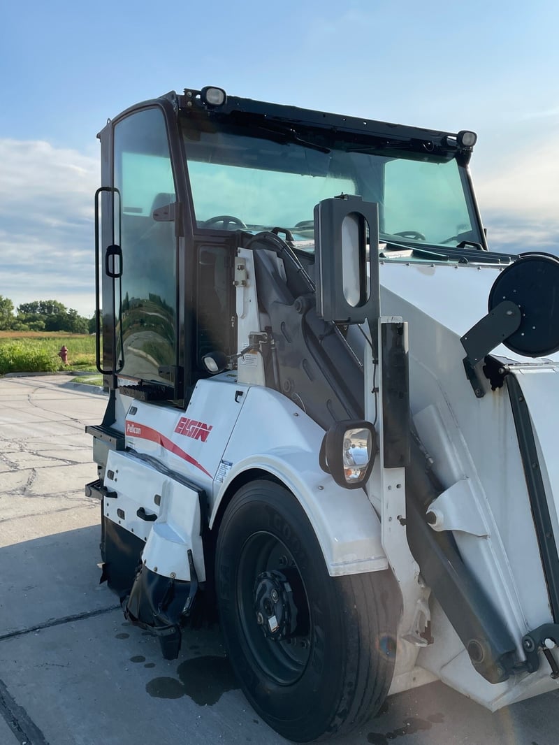 2016 Elgin Waterless Pelican Street Sweeper  Featured Image