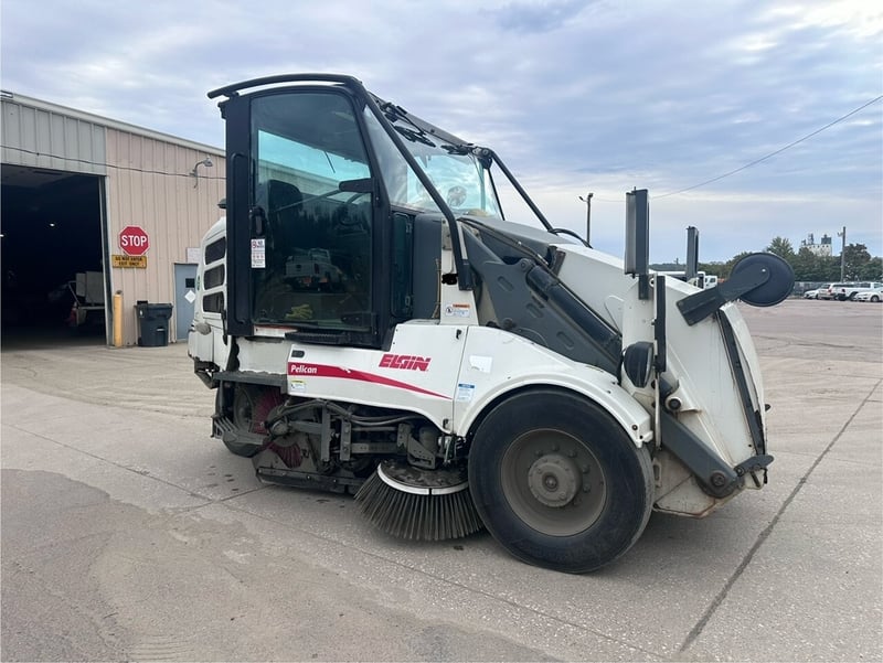 2015 Elgin Pelican NP Street Sweeper Featured Image