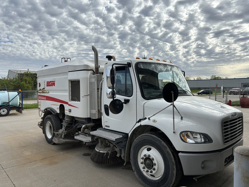 2015 Elgin Whirlwind Street Sweeper Featured Image