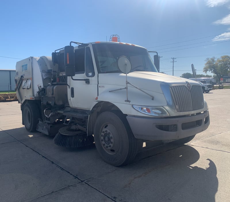 2014 Tymco 600 Street Sweeper Featured Image