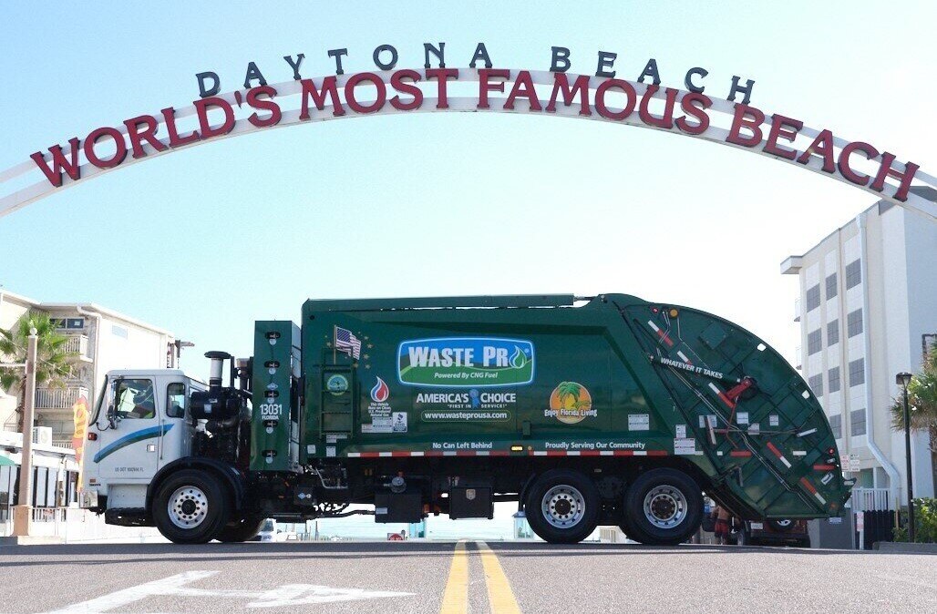 McNeilus Extra Compaction Rear Loader