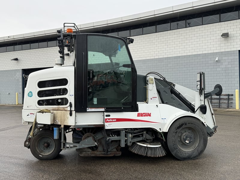 2017 Elgin Pelican NP Street Sweeper Featured Image